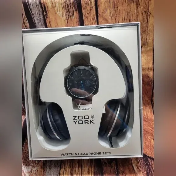 Zoo York Quartz Watch and Headphones display picture 1